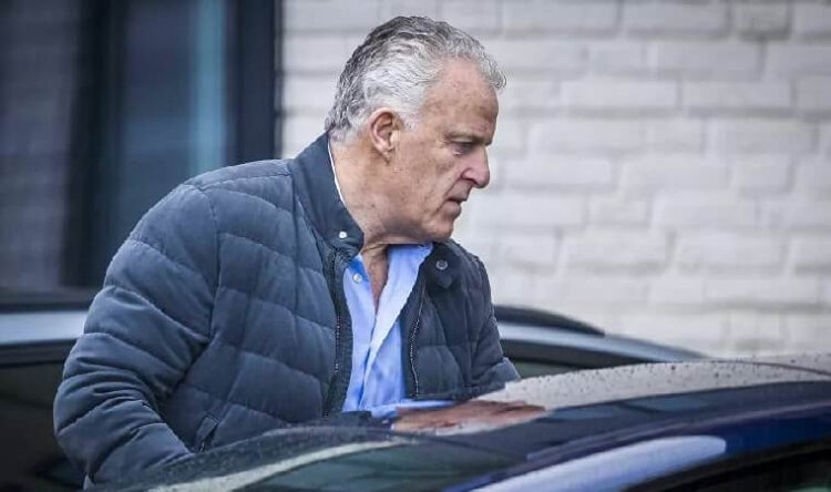 Hollandalı gazeteci Peter R de Vries silahlı saldırıya uğradı