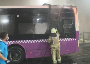 Taksim’de korkutan otobüs yangını
