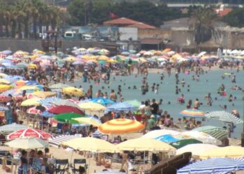 Çeşme’de bayram tatili yoğunluğu