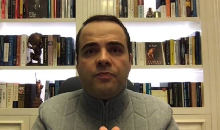 Özgür Demirtaş : Savaştan kaçıyorlarsa neden çocuk yok…