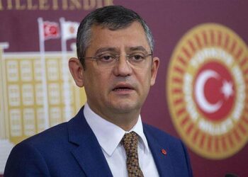 Özgür Özel’den Ömer Çelik’e: 15 Temmuz’da siz kaçtınız