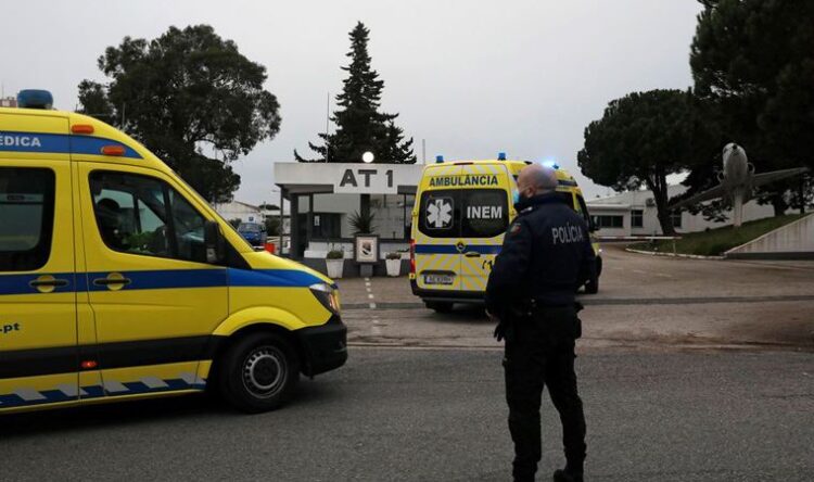 Oğlunun ölümüne dayanamayan model yaşamına son verdi