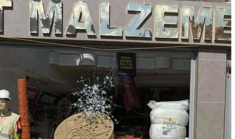 Meclis Üyesinin iş yerini belediye personeli kurşunlamış