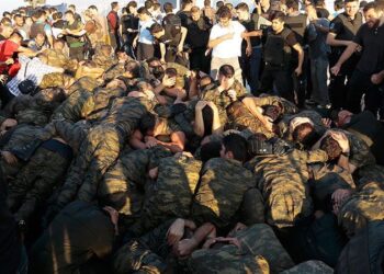 Dakika dakika 15 Temmuz: Darbe girişiminde ne oldu ve neler yaşandı?