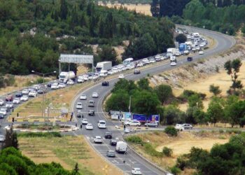 Bayram gelmeden kuyruk başladı! Turizm kentine akın ettiler