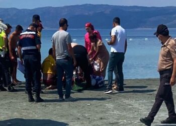 Salda Gölü’ne serinlemek için giren genç boğuldu