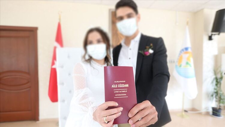 Kısıtlamalar kalktı, 18 yılın nikah rekoru kırıldı
