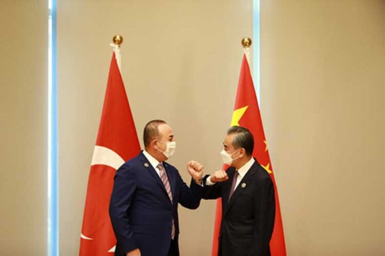Wang Yi ile Çavuşoğlu görüştü