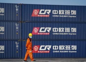 Çin-Avrupa tren seferleri Süveyş Kanalı’ndaki tıkanıklığına acil çözüm sunuyor