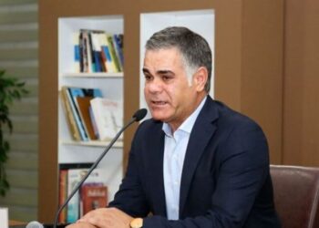 Süleyman Özışık AKP’yi hedef aldı: Adam sata sata…