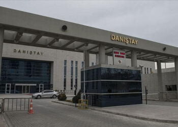 Milyonlarca öğrenciyi ve mezunu ilgilendiren emsal açık öğretim kararı