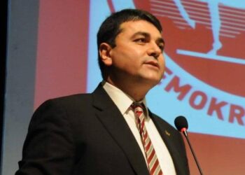 Gültekin Uysal’dan AKP’ye sert sözler