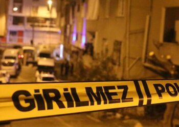 Evli olduğu kadının ellerini bağlayıp leğende öldürdü
