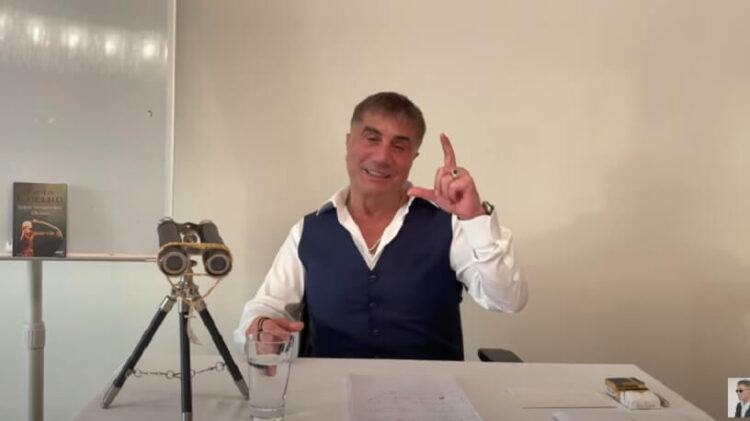 ‘Bu sözlerinizden dolayı benden özür dilemezseniz….’