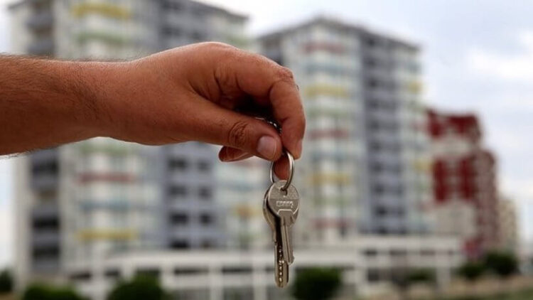 Türkiye’de ev almaları yasak olan Suriyeliler yasağı böyle deliyor