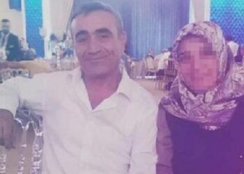 Oğluyla birlikte evli olduğu erkeği öldürdü