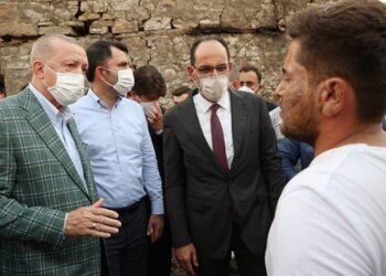 Erdoğan’ın yangın mağduru muhtarla şoke eden pazarlığı