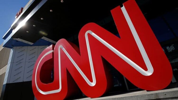 CNN aşı olmayan 3 çalışanını kovdu