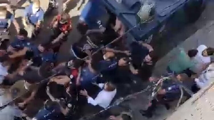 Taciz iddiası mahalleyi ayağa kaldırdı