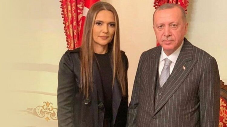 Demet Akalın, Erdoğan’ın ismi geçince paylaşımını sildi