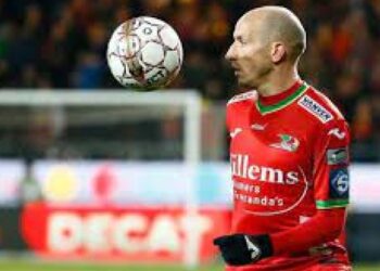 Eski futbolcu kalp krizi nedeniyle hayatını kaybetti