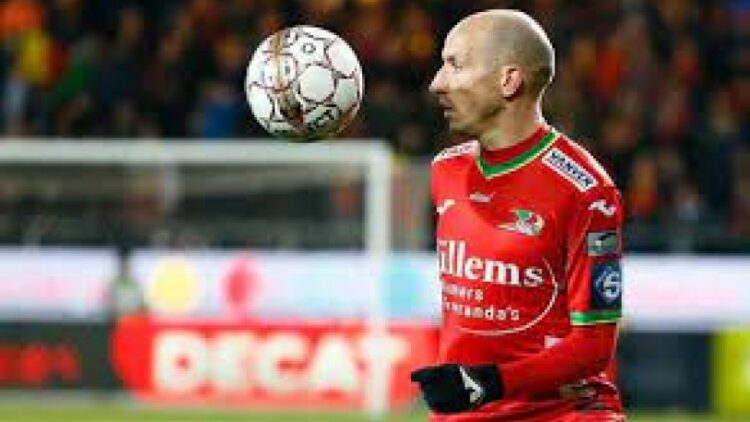 Eski futbolcu kalp krizi nedeniyle hayatını kaybetti