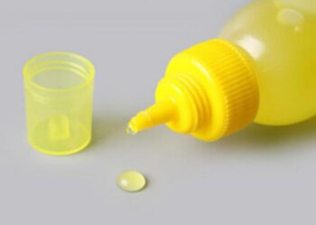 Prezervatif yerine yapıştırıcı kullandı, hayatını kaybetti