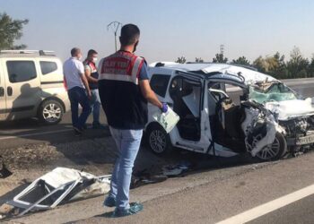 Patlayıcı madde yüklü TIR ve kamyonet çarpıştı: Ölü ve yaralılar var