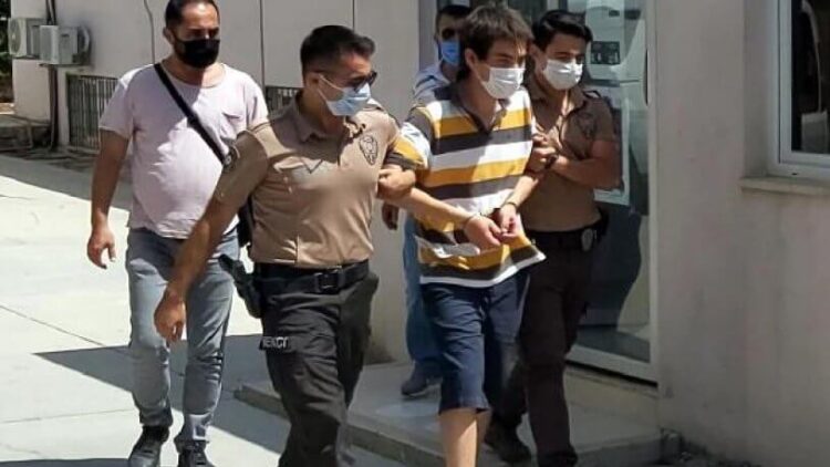 Annesini 15 yerinden bıçaklayarak öldüren adamın ifadesi şoke etti