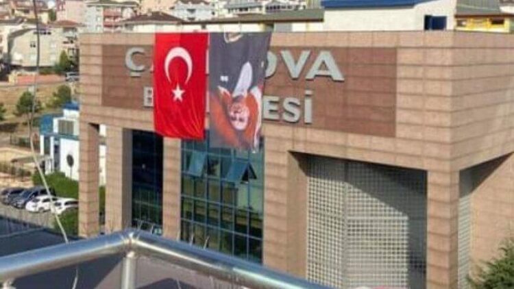 Atatürk posterini ters asmışlardı: AKP’li belediyeden şok açıklama