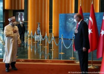 Diyanet, Genelkurmay Başkanı’nın önüne geçti