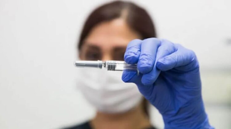 Doç. Dr. Karakeçili: Hastaneye yatanların çoğunluğu genç ve aşısız