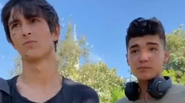 Validebağ korusunu yakmak isteyen kişiyi iki genç engelledi