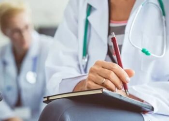 Aile hekimleri ülke genelinde iş bıraktı: Haksızlık varsa biz yokuz