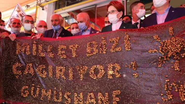‘Göçmenlerle dövüşmek yerine iktidarın yanlışlığı üzerinde durmak gerek’