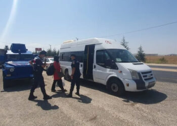 Karantinada olması gereken kişi kardeşinin HES kodu ile yolculuk yaparken yakalandı
