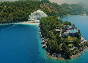 Bekaroğlu: FETÖ’nün diye el konulan otel Gökçek’e mi verildi?