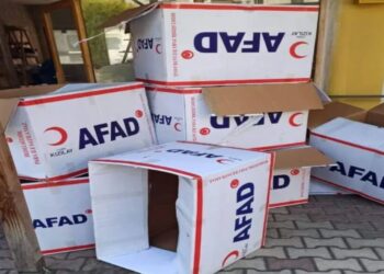 İYİ Partili Yiğit: Bozkurt yardım kolileri Gerze’de halka dağıtıldı
