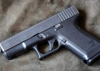 Oyuncak sandığı tabancayla babasının ölümüne sebep oldu