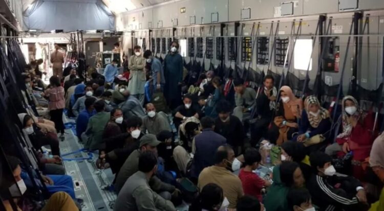 BM: Yıl sonuna kadar yarım milyon insan Afganistan’dan ayrılabilir