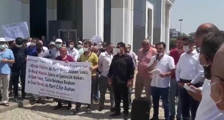 Tuzla Belediyesi önünde protesto: TOKİ emlakçılığa mı başladı?