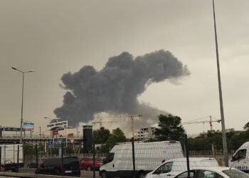 Esenyurt’ta lojistik firmasında yangın