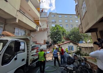 Okmeydanı’nda çevre güvenliği ve asbest raporları alınmadan yapılan yıkıma tepki