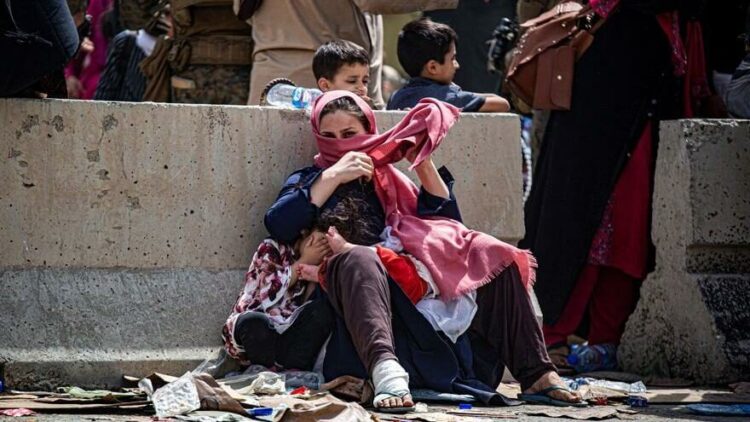 Taliban sözcüsü: Kadınlar evden çıkmasın, çünkü…