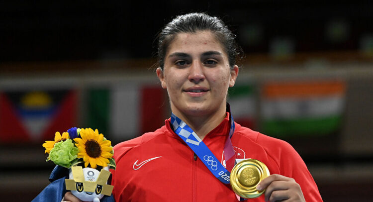 Boks şampiyonundan, ‘madalya’ eleştirilerine yanıt verdi