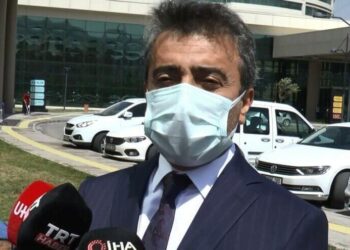 Son 4 ayda 2 doz aşısını olan kimse hastaneye yatmadı