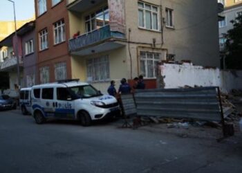 Yalnız yaşadığı evinde ölü bulundu
