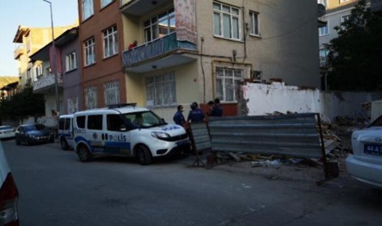 Yalnız yaşadığı evinde ölü bulundu