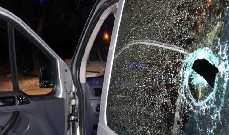 ‘Yüksek sesle müzik’ kavgası: 2 kardeş vuruldu