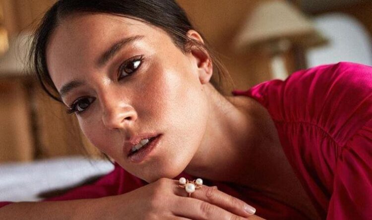 Oyuncu Pelin Akil’den ‘kadın cinayetleri’ tepkisi